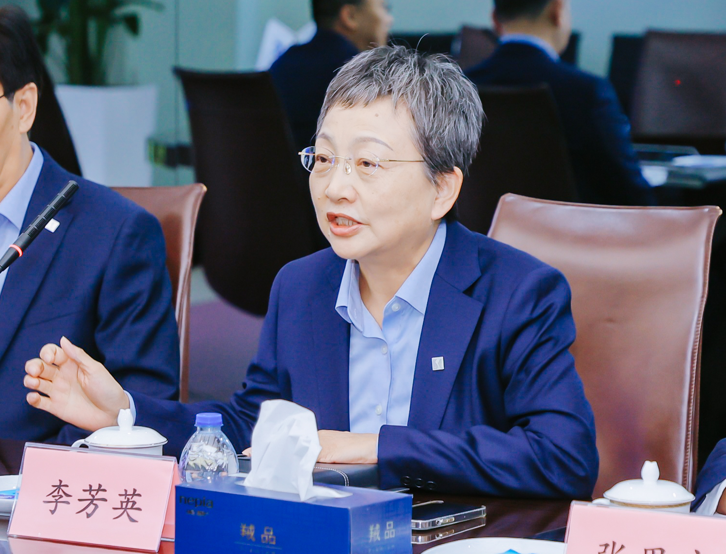 中國(guó)石化領(lǐng)導(dǎo)劉會(huì)友、張建闊一行蒞臨神開參觀考察(圖2)